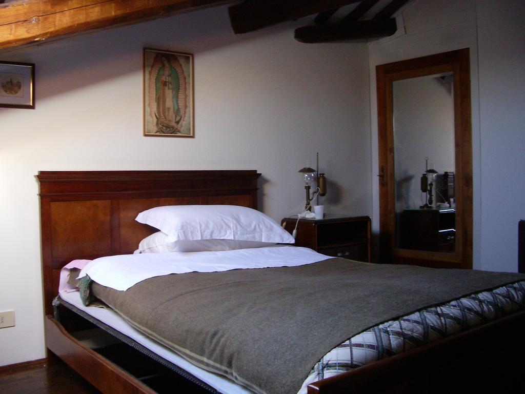 Villa Maria Bed & Breakfast, Corridonia, Marche Bilik gambar